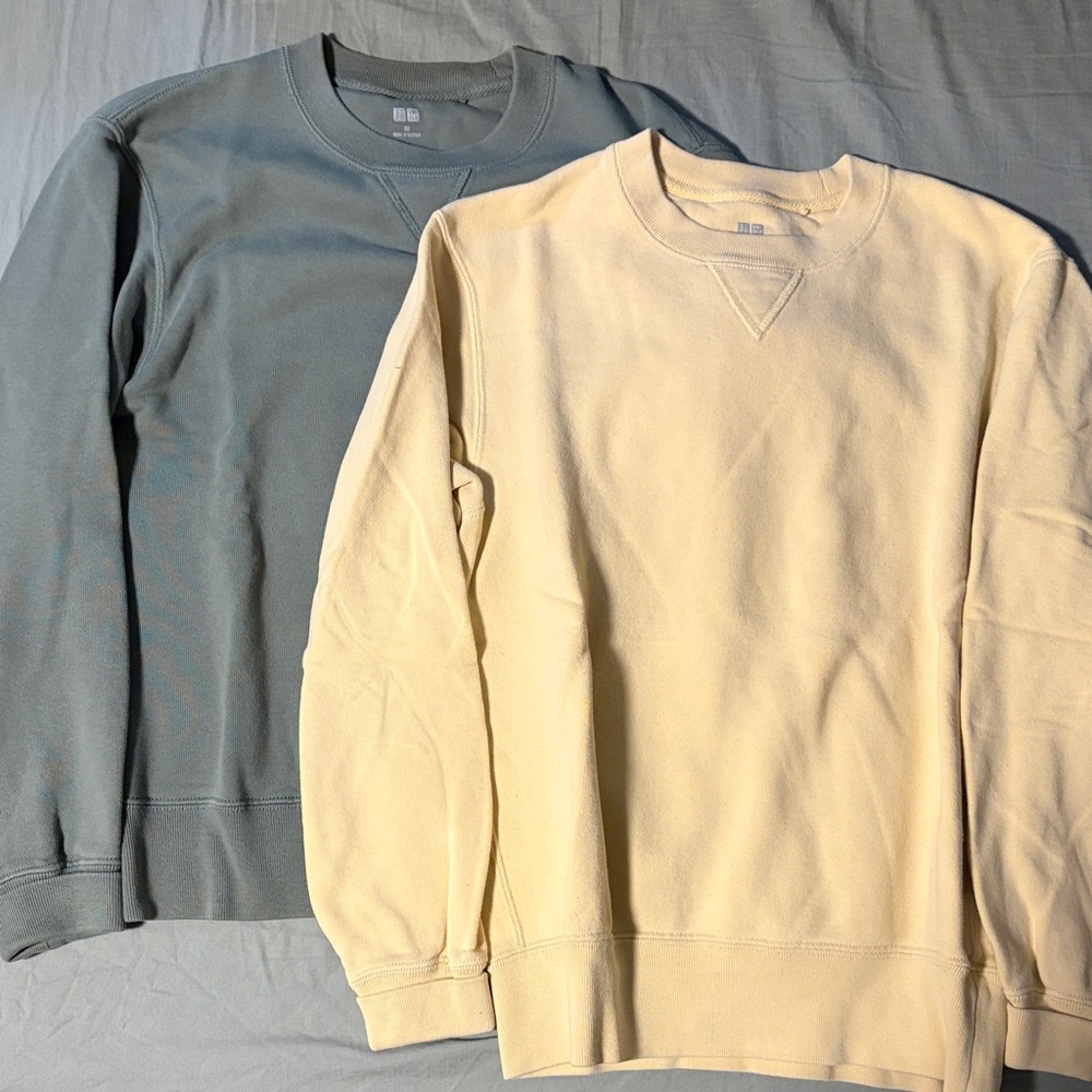 Uniqlo Crewneck Sweatshirt in Sage Green & Soft Yellow